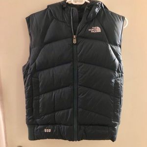 The North Face 550 Hooded Vest in Navy